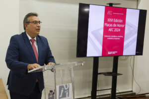 Manuel Jordán Vidal, durante la entrega de las Placas de Honor AEC 2024.